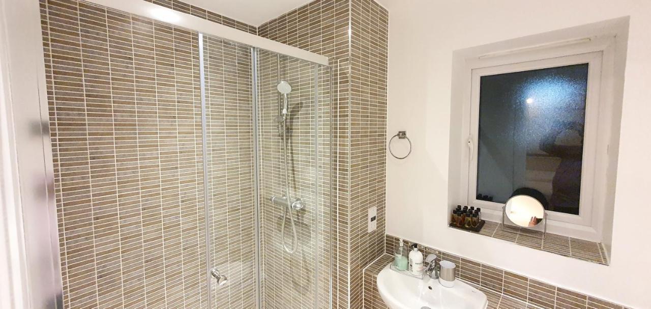 Garland Modern Apartment, Dartford 1 With Parking Exterior foto